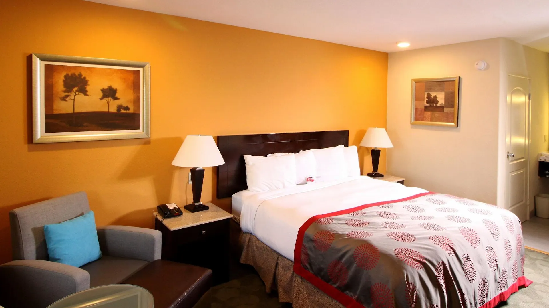 Ramada By Wyndham Culver City Los Angeles 3*,