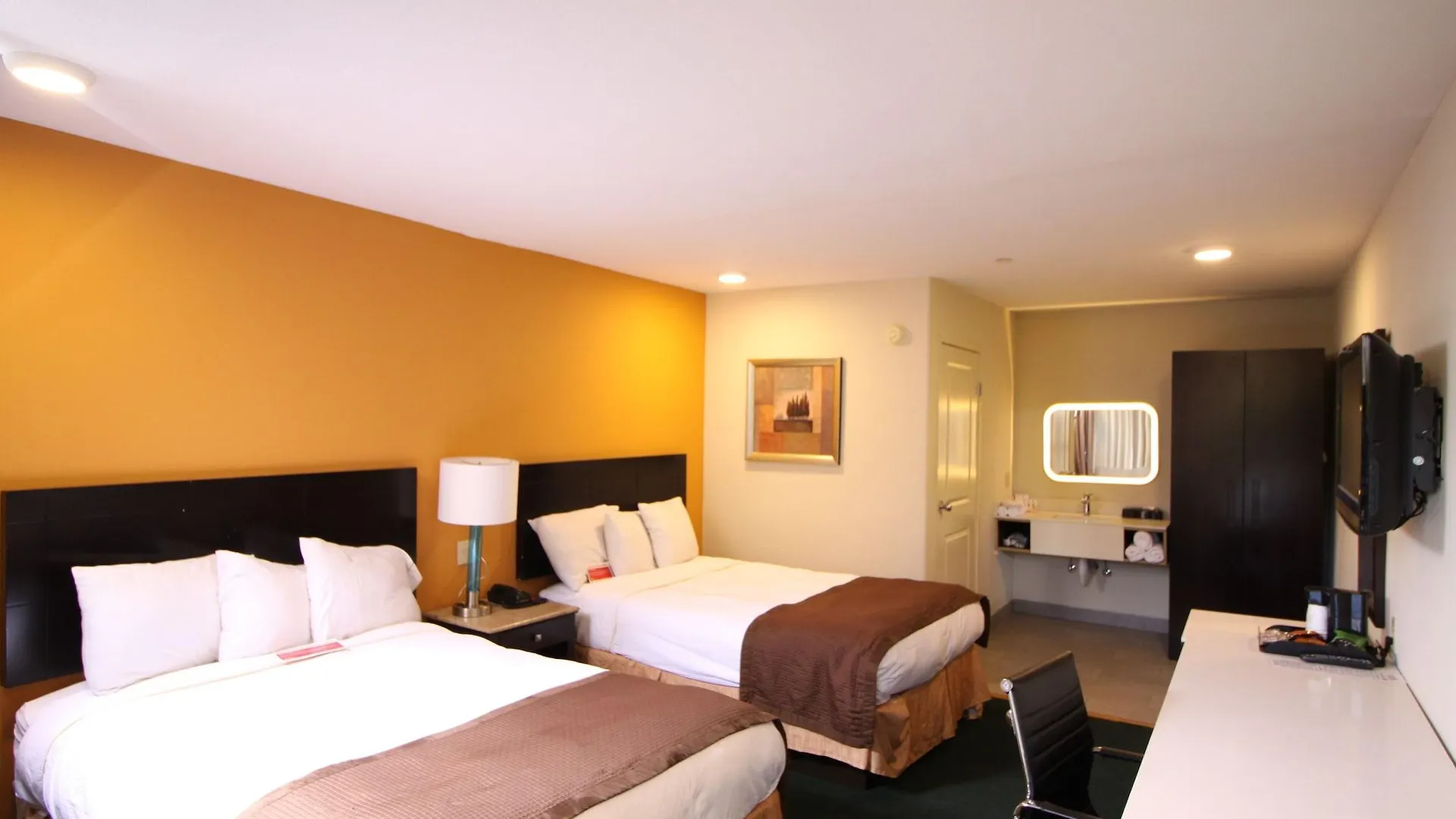Hotel Ramada By Wyndham Culver City Los Angeles