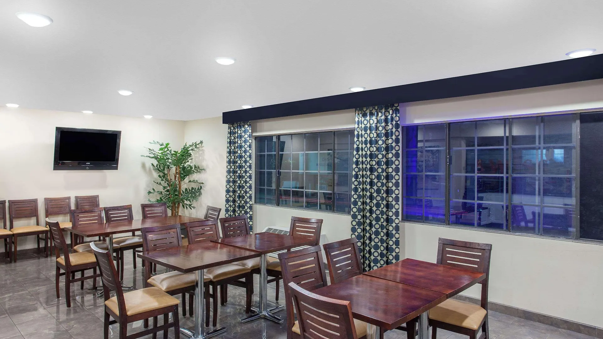 *** Hotel Ramada By Wyndham Culver City Los Angeles United States
