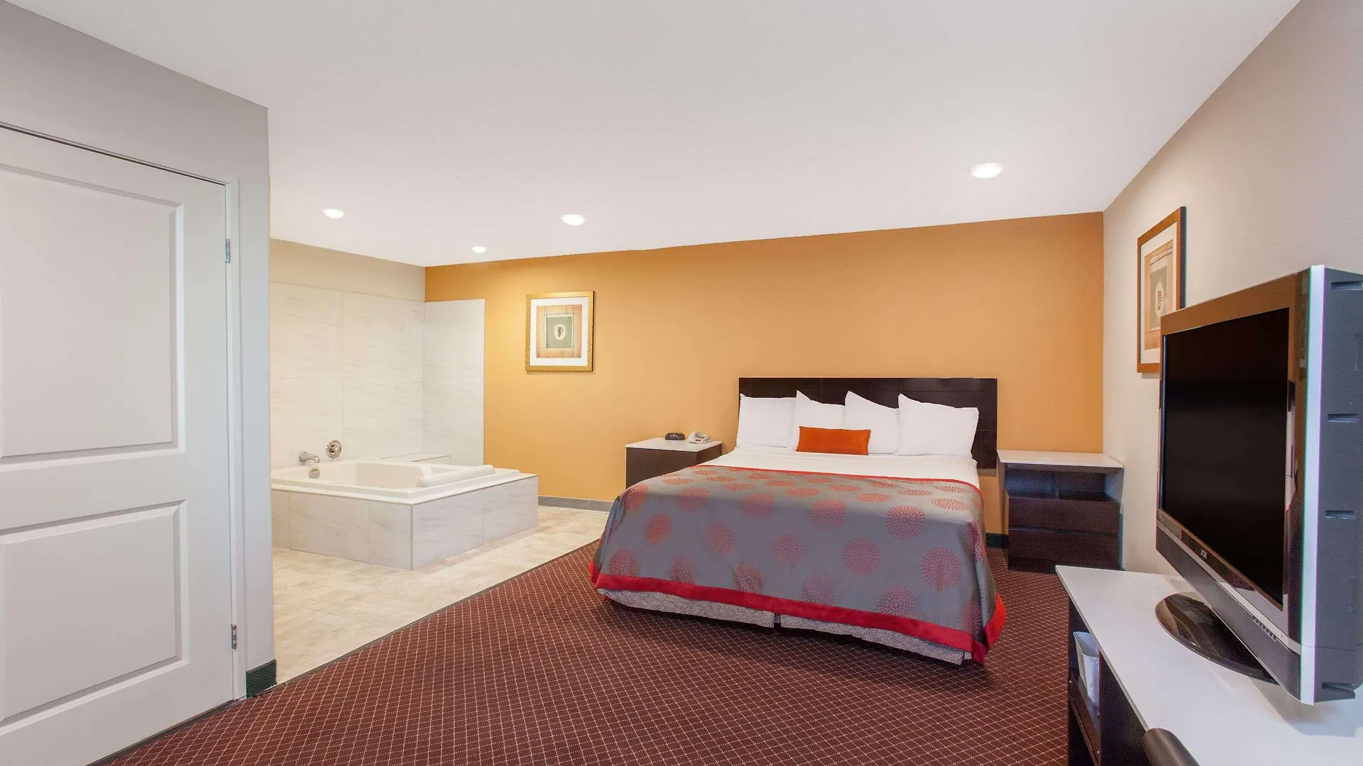 Ramada By Wyndham Culver City Los Angeles 3*,